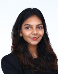 A person with long hair smiling

Description automatically generated, Picture